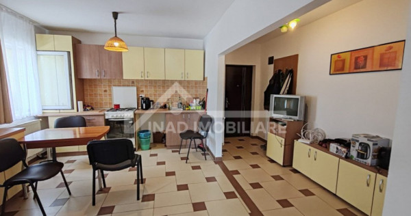 Apartament cu 2 dormitoare+living cu bucatarie, parcare, Muz