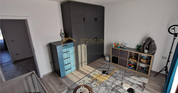 Duplex - dormitor pe plan - toate utilitatile