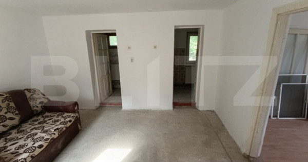 Casă 2 camere, terasa, curte ,zona liniștită l&acirc;ngă păd
