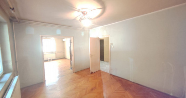 Apartament 2 camere curte si boxa in proprietate