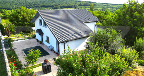 Casa 5 camere in Barnova, 150 mp utili si 1000 mp teren