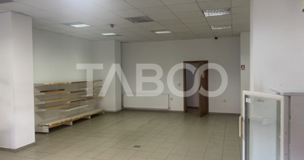 Spatiu comercial de inchiriat 90 mpu curte 35 mp in Poplaca