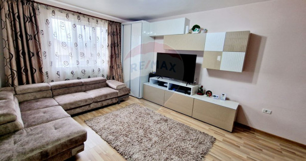 Apartament cu 3 camere de vânzare în zona Calea Romanului