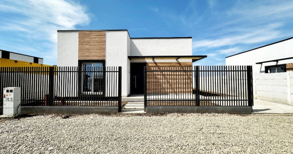 Casa individuală 4 camere - 2 băi - teren 440mp - Strada Miorița