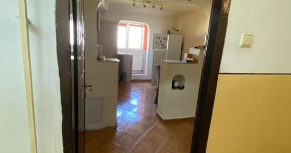 Apartament 2 camere,decomandat,strada Garnitei,Piata Sudului