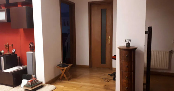 Apartament cu 4 camere decomandate Zona Obcini -Metro