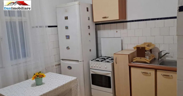 Apartament cu 3 camere în zona Păcii