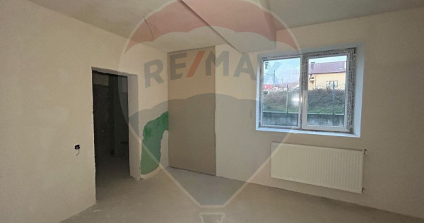 Apartament cu 3 camere de vânzare în Tautii Magheraus z...