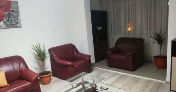 Apartament cu 3 camere, decomandat, et. 1 - Piata Centrala