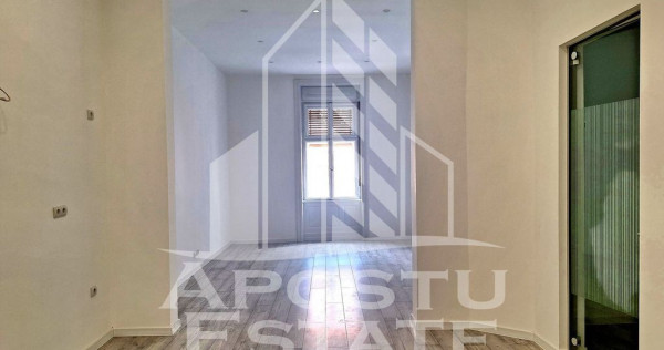 Apartament cu 4 camere si 2 intrari, 80 mp utili, Ultrace...