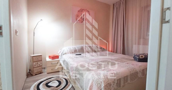 Apartament cu 4 camere,2 bai, centrala proprie, zona Mica...