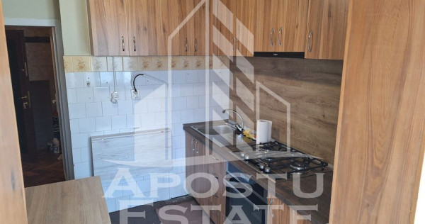 Apartament cu 3 camere, decomandat, zona Girocului