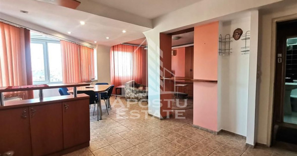 Apartament 5 camere de vanzare, zona Fabric Timisoara