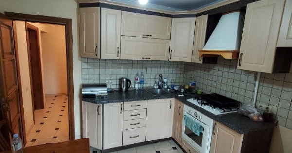 Va oferim spre inchiriere un superb apartament in Piata Muncii