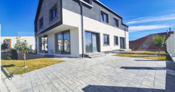 Duplex cu garaj, 156 mp D&acirc;mbul Rotund