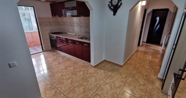 Apartament cu 3 camere decomandate Zona Obcini