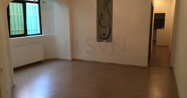 Apartament in vila-SPATIU COMERCIAL 3 CAMERE