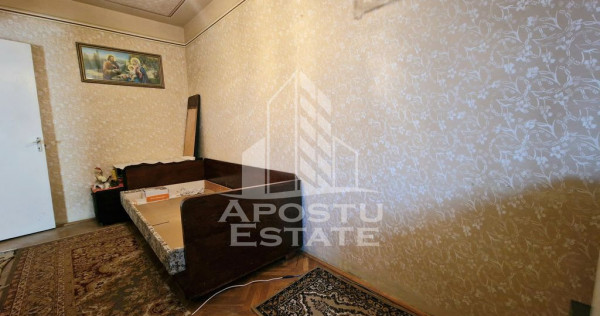 Apartament cu 3 camere, centrala proprie, etaj 3, zona Dacia