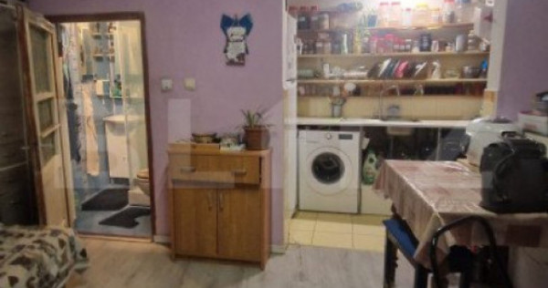 Casa cu 2 corpuri in curte, individuala, 7 camere, 150 mp,