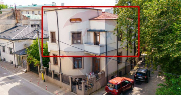 Casă / Vilă apartament cu 4 camere de vânzare în zona...