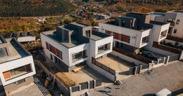 Casă cuplată cu 5 camere, 195 mp utili, teren 278 mp, apro