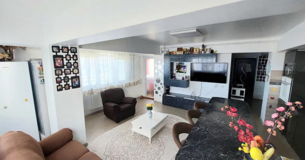 Apartament cu 3 camere decomandate etaj 3 - Zona Burdujeni