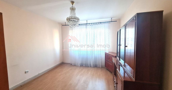 Apartament cu 3 camere decomandate, zona Bucium