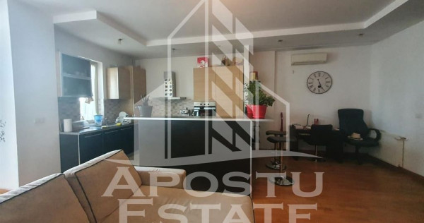 Apartament 2 camere, loc de parcare, zona Take Ionescu