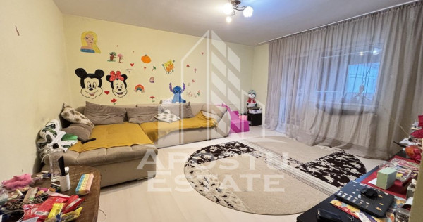 Apartament cu 3 camere, garaj si boxa, centrala proprie, ...