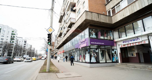 Spațiu comercial de 218.14mp de vânzare în zona Bd. In...