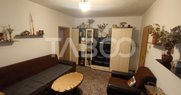 Apartament 3 camere 64mp utili mobilat utilat balcon Cetate