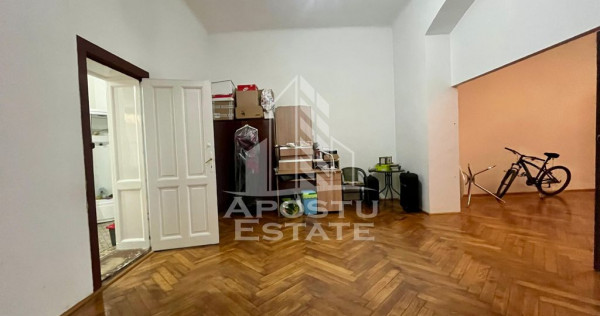 Apartament deosebit in cladire istorica, zona Piata Roman...