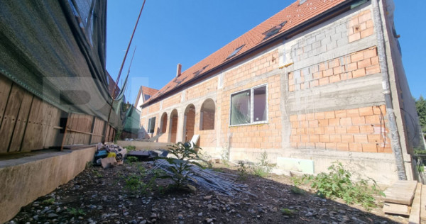 Casa duplex la doar 1 km de Piața Mihai Viteazu