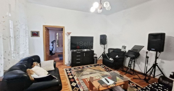 Zona Centrala In Imediata Apropiere a Strazii Michael Weiss