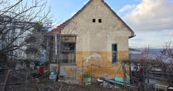 Casă demolabilă, teren 461 mp, Intersecția 7 străzi, zon