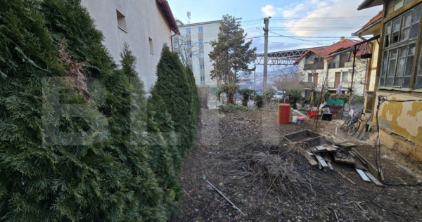 Casă demolabilă, teren 461 mp, Intersecția 7 străzi, zon