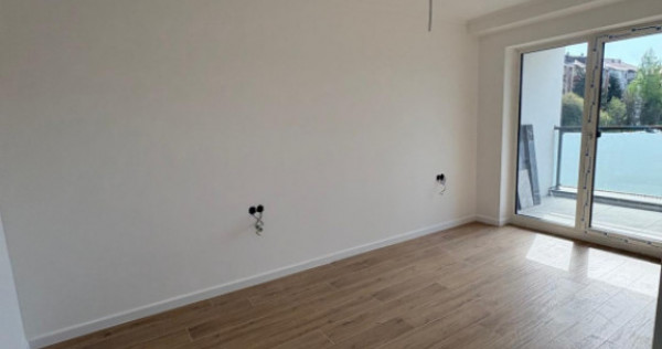 Apartament 3 camere, 67 mp, zona Sasar