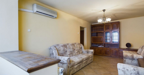 Apartament cu 3 camere, etaj intermediar