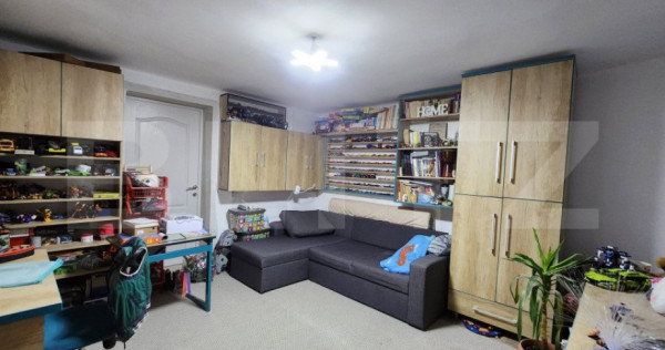 Casa cu 3 camere, 2 bucatarii, Teren de 1000 mp, zona Unirii