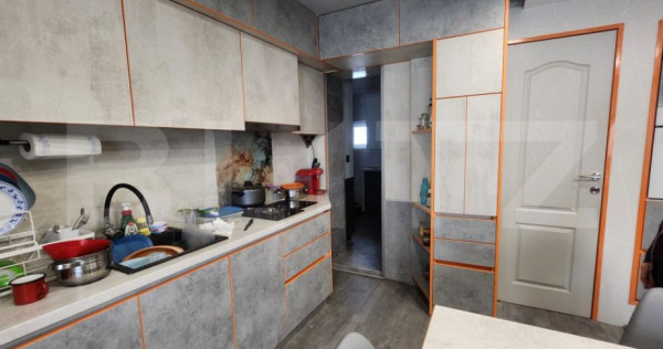 Casa cu 3 camere, 2 bucatarii, Teren de 1000 mp, zona Unirii