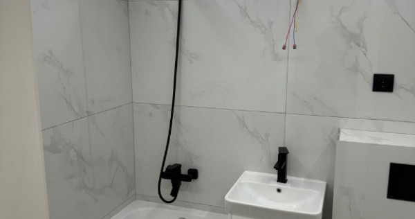 De inchiriat o camera zona Afi Mall