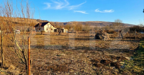Teren intravilan 700mp in Comuna Baciu