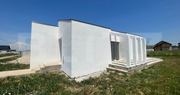 Casa pe parter cu un design deosebit, zona nordica / Simnicu