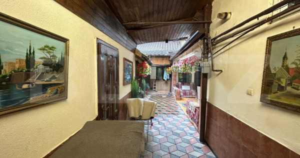 Proprietate de vanzare/inchiriere, 4 incaperi, 300 mp, &icirc;n z