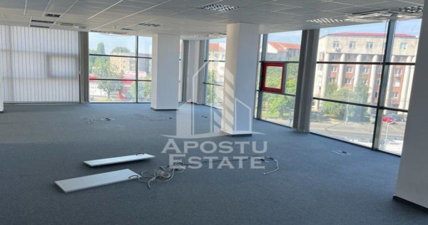 Cladire birouri 1942 mp, Zona Buziasului