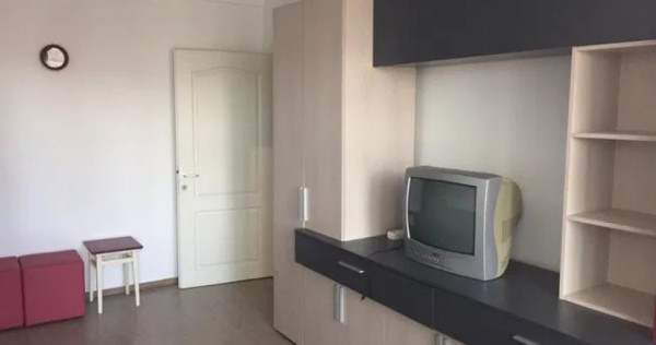 Apartament cu 2 camere, decomandat - zona Centru Civic.