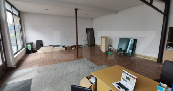 Spatiu birou/comercial, 70 mp, vitrina, 3 parcari, zona Damb