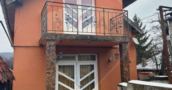 Casă spațioasă de vânzare pe strada Horea