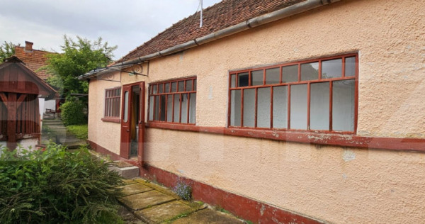 Casă tradițională din lemn, cu teren de 600 mp. - Bodoc