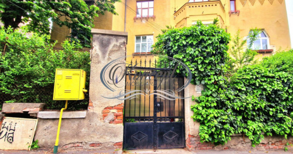Apartament in imobil interbelic, str. Emil Racovita